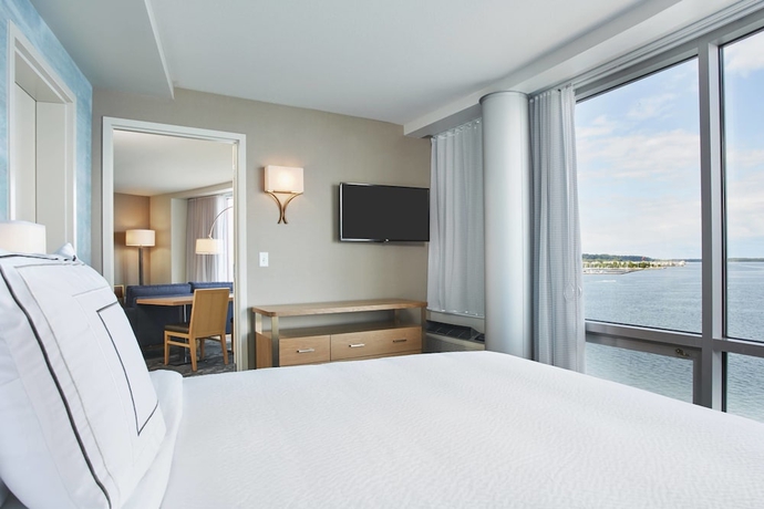 Imagen de la habitación del Hotel Courtyard By Marriott Erie Bayfront. Foto 15