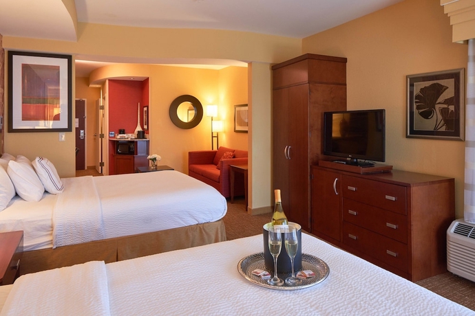 Imagen de la habitación del Hotel Courtyard By Marriott Evansville East. Foto 5