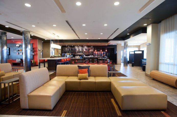 Imagen del bar/restaurante del Hotel Courtyard By Marriott Evansville East. Foto 2
