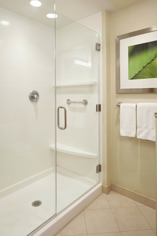 Imagen de la habitación del Hotel Courtyard By Marriott Evansville East. Foto 19