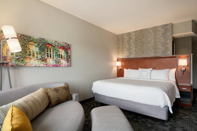 Imagen de la habitación del Hotel Courtyard By Marriott Ewing Princeton. Foto 2