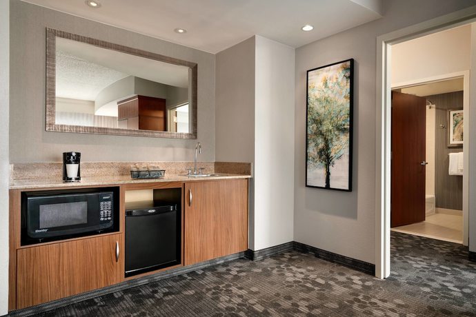 Imagen de la habitación del Hotel Courtyard By Marriott Ewing Princeton. Foto 4