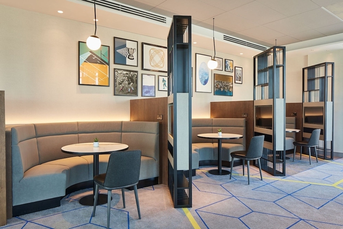 Imagen de los interiores del Hotel Courtyard By Marriott Exeter Sandy Park. Foto 19