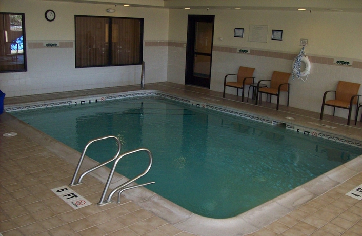 Imagen de la piscina del Hotel Courtyard By Marriott Farmington. Foto 13