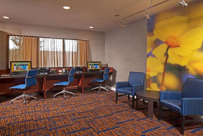 Imagen de los interiores del Hotel Courtyard By Marriott Farmington, Farmington. Foto 9