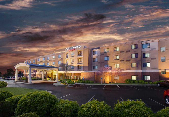 Imagen de los exteriores del Hotel Courtyard By Marriott Fayetteville, Fayetteville. Foto 10