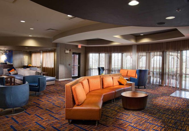 Imagen de los interiores del Hotel Courtyard By Marriott Fayetteville, Fayetteville. Foto 11