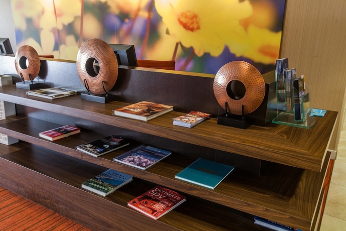 Imagen de los interiores del Hotel Courtyard By Marriott Florence. Foto 14