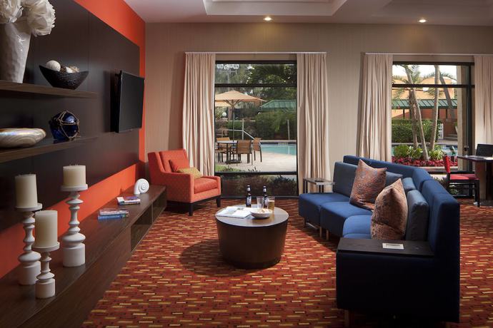 Imagen del bar/restaurante del Hotel Courtyard By Marriott Fort Lauderdale East/lauderdale-by-the-sea. Foto 6