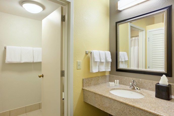 Imagen de la habitación del Hotel Courtyard By Marriott Fort Lauderdale Plantation. Foto 7