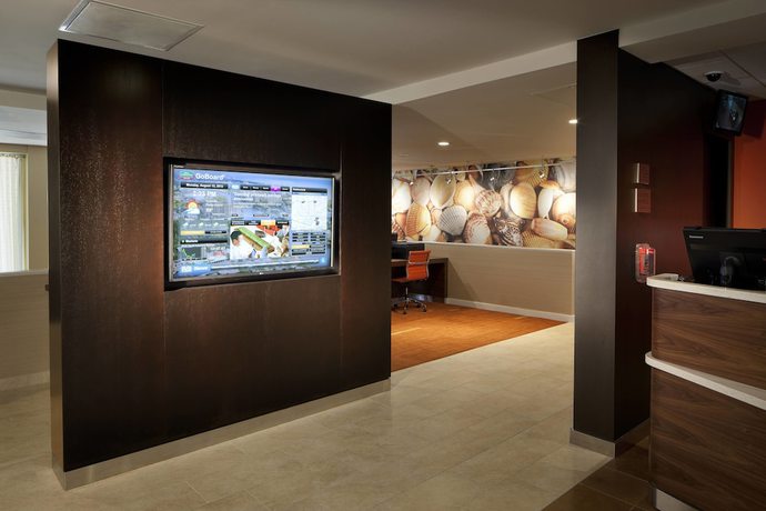 Imagen de los interiores del Hotel Courtyard By Marriott Fort Lauderdale Plantation. Foto 17