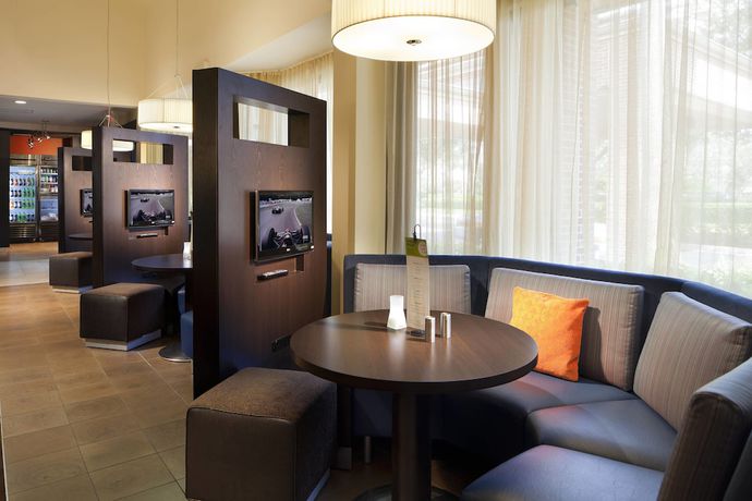 Imagen de los interiores del Hotel Courtyard By Marriott Fort Lauderdale Plantation. Foto 18