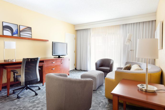 Imagen de la habitación del Hotel Courtyard By Marriott Fort Lauderdale Plantation. Foto 14