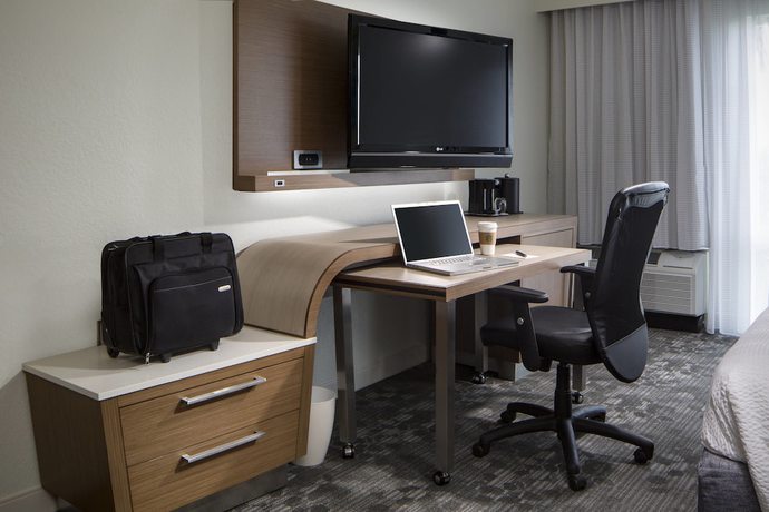 Imagen de la habitación del Hotel Courtyard By Marriott Fort Lauderdale Weston. Foto 13