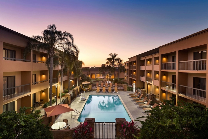 Imagen general del Hotel Courtyard By Marriott Fort Myers Cape Coral. Foto 2