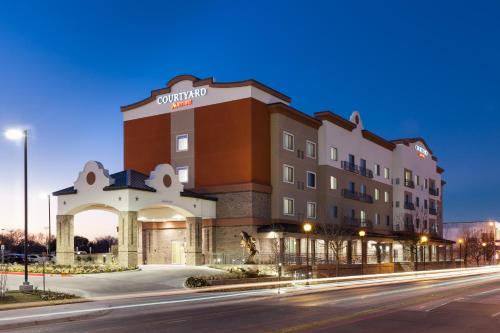 Imagen general del Hotel Courtyard By Marriott Fort Worth Historic Stockyar. Foto 6