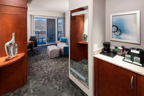 Imagen de la habitación del Hotel Courtyard By Marriott Franklin Cool Springs. Foto 19