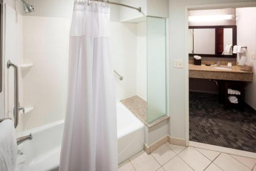 Imagen general del Hotel Courtyard By Marriott Franklin Cool Springs. Foto 10