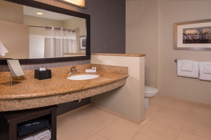 Imagen de la habitación del Hotel Courtyard By Marriott Fredericksburg Historic District. Foto 8