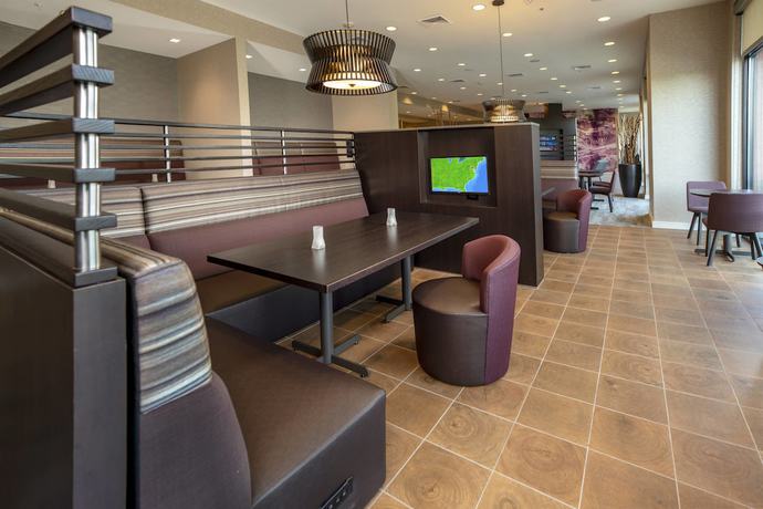 Imagen del bar/restaurante del Hotel Courtyard By Marriott Gaithersburg Washingtonian Center. Foto 3