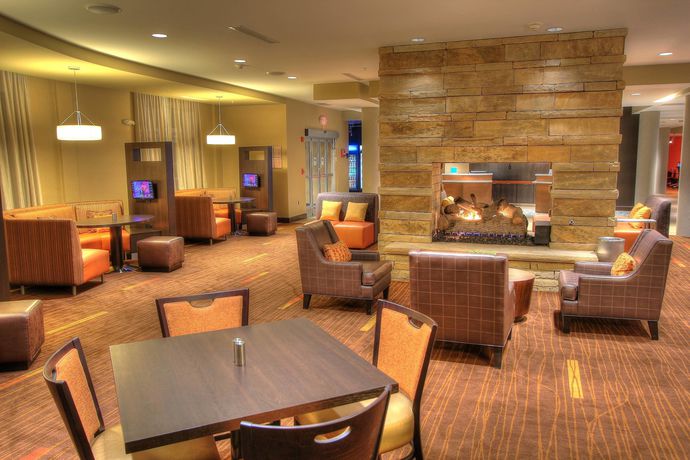 Imagen del bar/restaurante del Hotel Courtyard By Marriott Gatlinburg Downtown. Foto 3