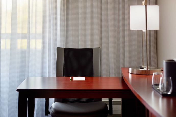 Imagen de la habitación del Hotel Courtyard By Marriott Greensboro. Foto 11