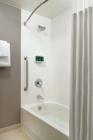 Imagen de la habitación del Hotel Courtyard By Marriott Greensboro. Foto 14