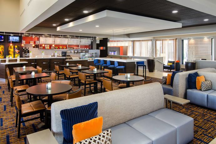 Imagen del bar/restaurante del Hotel Courtyard By Marriott Greenville Haywood Mall. Foto 2