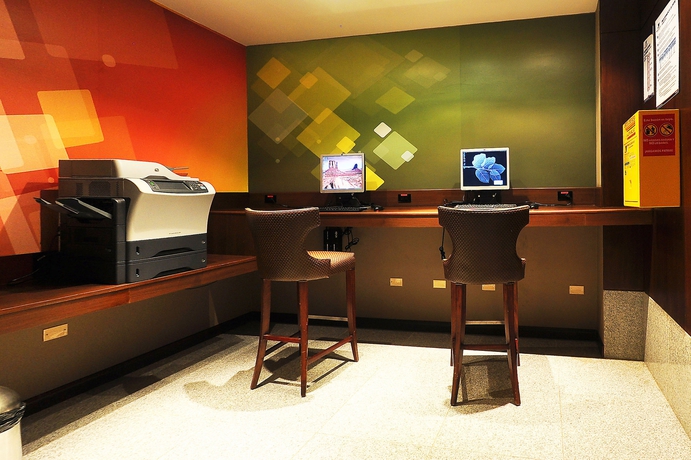 Imagen de los interiores del Hotel Courtyard By Marriott Guayaquil. Foto 10