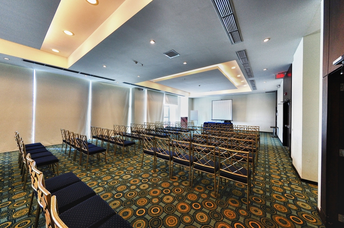 Imagen de los interiores del Hotel Courtyard By Marriott Guayaquil. Foto 12