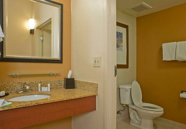 Imagen de la habitación del Hotel Courtyard By Marriott Gulf Shores Craft Farms. Foto 5
