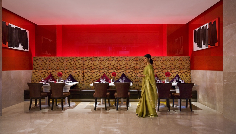 Imagen del bar/restaurante del Hotel Courtyard By Marriott Gurugram Downtown. Foto 5