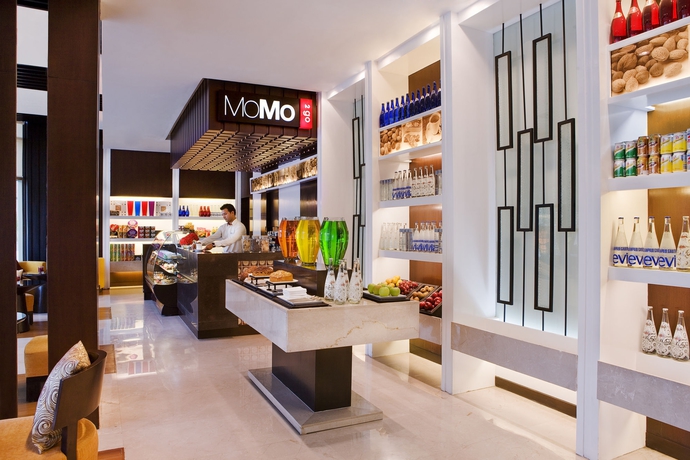 Imagen del bar/restaurante del Hotel Courtyard By Marriott Gurugram Downtown. Foto 8