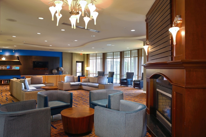 Imagen de los interiores del Hotel Courtyard By Marriott Hamilton, Hamilton . Foto 16