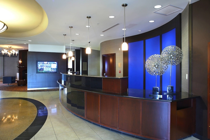 Imagen de los interiores del Hotel Courtyard By Marriott Hamilton, Hamilton . Foto 17