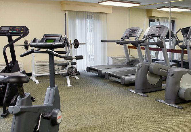 Imagen de los interiores del Hotel Courtyard By Marriott Hampton. Foto 8