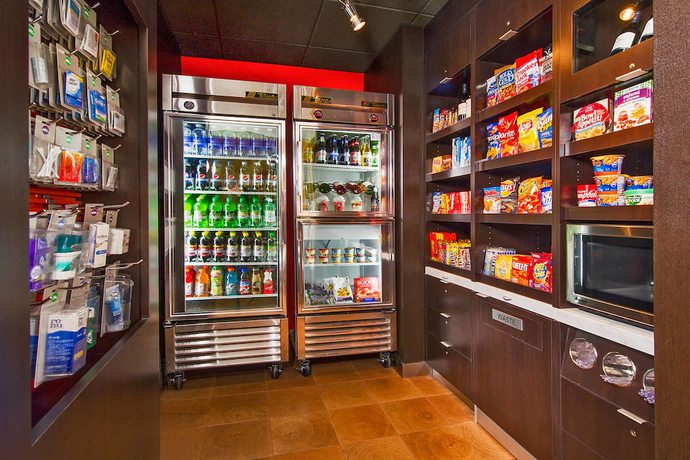 Imagen de los interiores del Hotel Courtyard By Marriott Hampton. Foto 9
