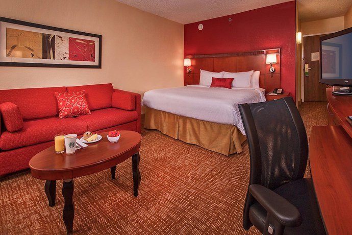 Imagen de la habitación del Hotel Courtyard By Marriott Hampton. Foto 7