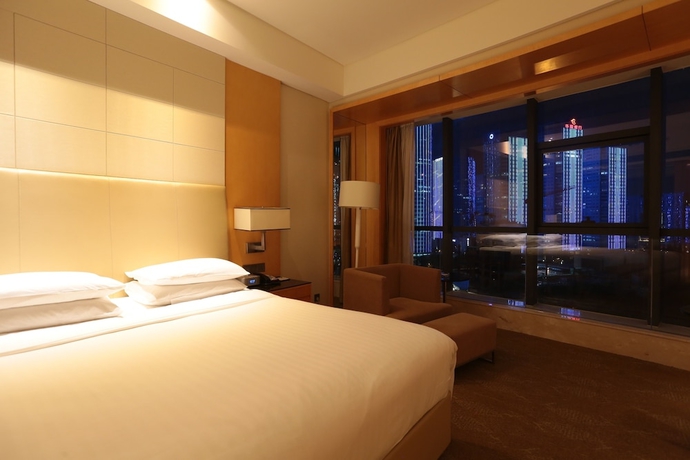 Imagen de la habitación del Hotel Courtyard By Marriott Hangzhou Qianjiang. Foto 6