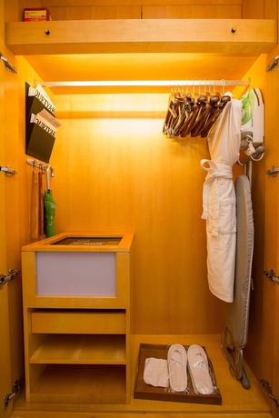 Imagen de la habitación del Hotel Courtyard By Marriott Hangzhou Qianjiang. Foto 7