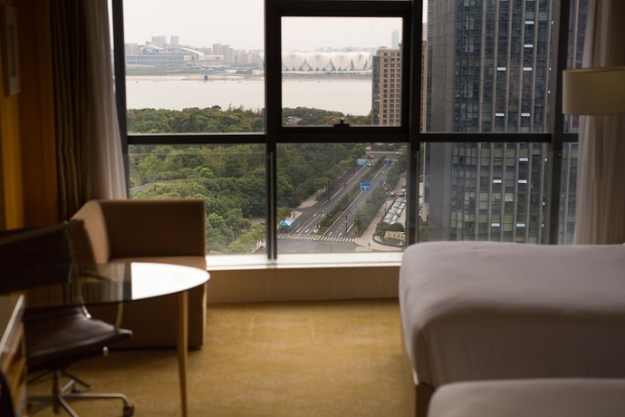 Imagen de la habitación del Hotel Courtyard By Marriott Hangzhou Qianjiang. Foto 11