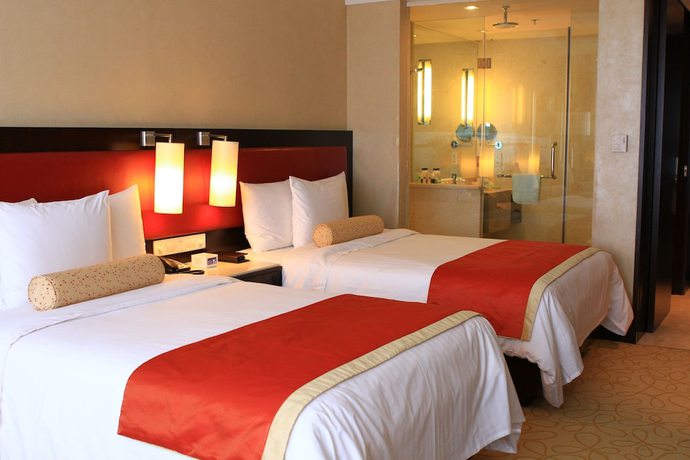 Imagen de la habitación del Hotel Courtyard By Marriott Hangzhou Wulin. Foto 9