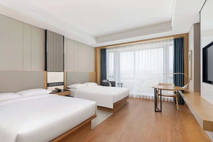 Imagen de la habitación del Hotel Courtyard By Marriott Hangzhou Xihu. Foto 4