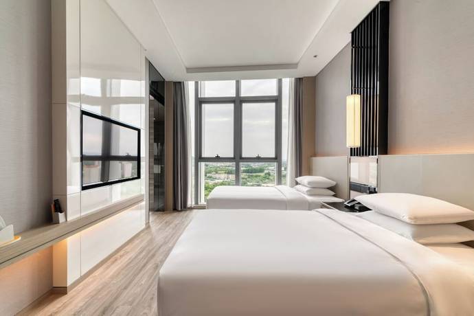 Imagen de la habitación del Hotel Courtyard By Marriott Hangzhou Xihu. Foto 9