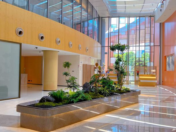Imagen de los interiores del Hotel Courtyard By Marriott Hangzhou Xihu. Foto 20
