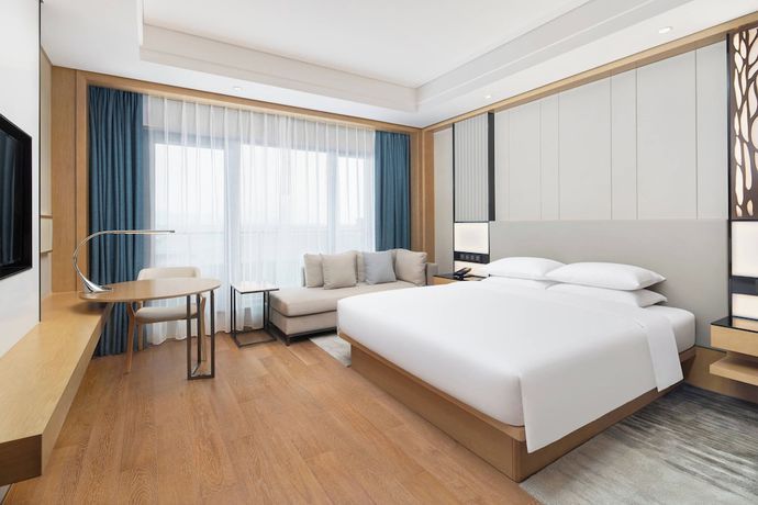Imagen de la habitación del Hotel Courtyard By Marriott Hangzhou Xihu. Foto 12