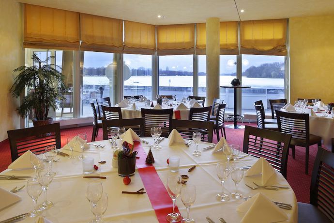 Imagen del bar/restaurante del Hotel Courtyard By Marriott Hannover Maschsee. Foto 5