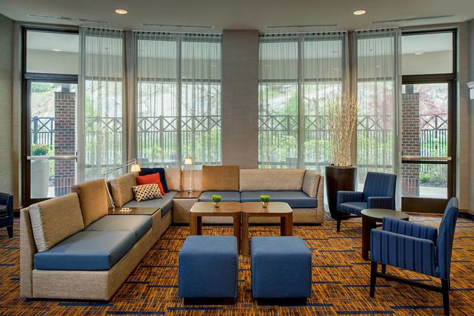 Imagen del bar/restaurante del Hotel Courtyard By Marriott Hanover Lebanon. Foto 5