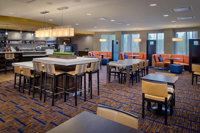 Imagen del bar/restaurante del Hotel Courtyard By Marriott Hanover Lebanon. Foto 6