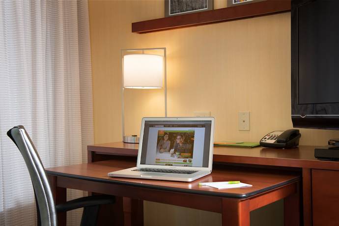 Imagen de la habitación del Hotel Courtyard By Marriott Hanover Lebanon. Foto 12